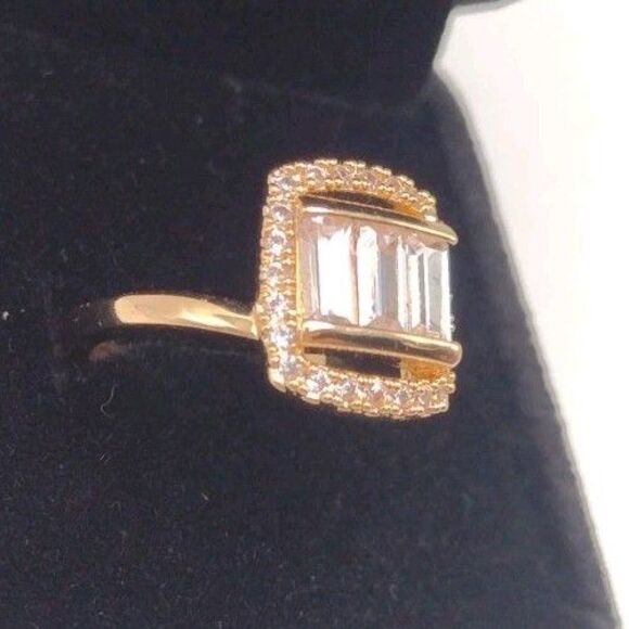 Baguette Cut Zirconia January Birthstone Gold Overlay Ring Size 7 + Box Gift - Picture 3 of 6